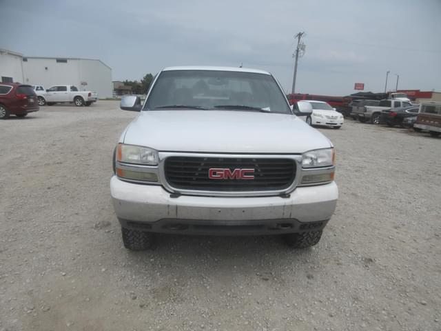 Image of GMC Sierra 1500 equipment image 4