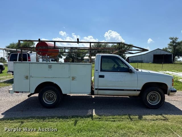 Image of GMC 2500 equipment image 3