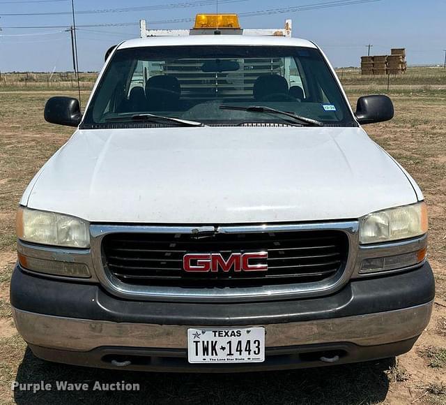 Image of GMC 2500HD equipment image 1