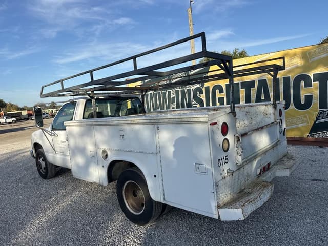 Image of GMC 3500 equipment image 1