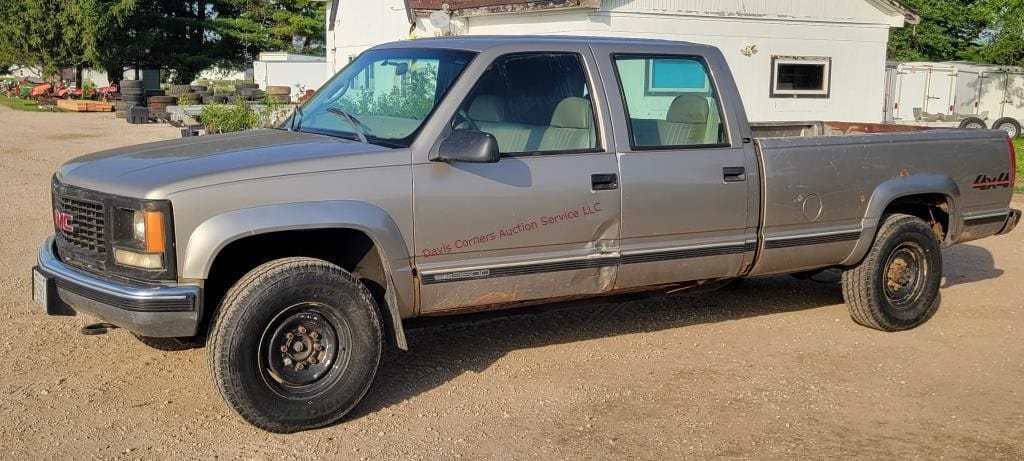 2000 GMC 3500 Equipment Image0