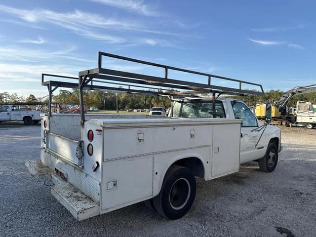 Image of GMC 3500 equipment image 2