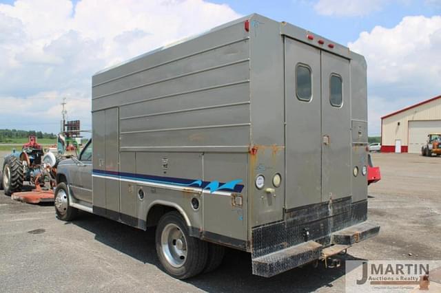 Image of GMC 3500HD equipment image 3