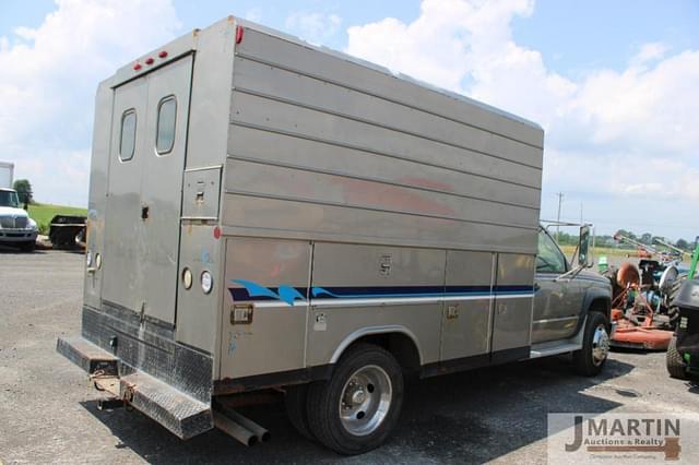 Image of GMC 3500HD equipment image 2