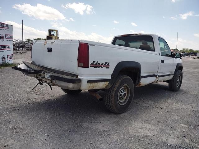 Image of GMC Sierra equipment image 2