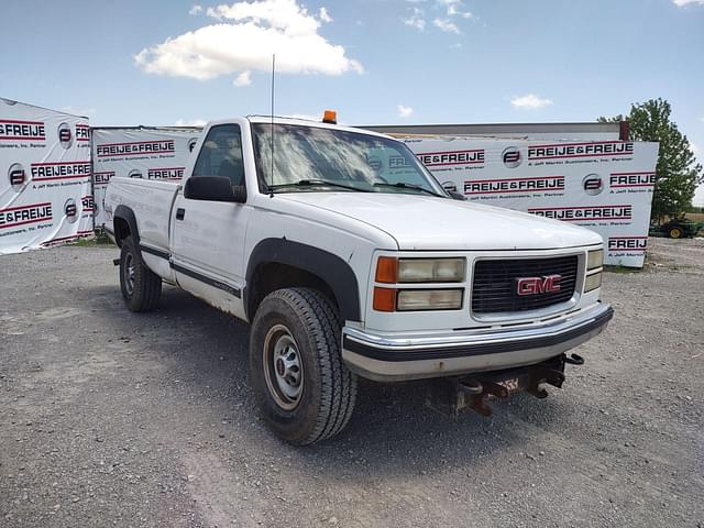 Image of GMC Sierra equipment image 1