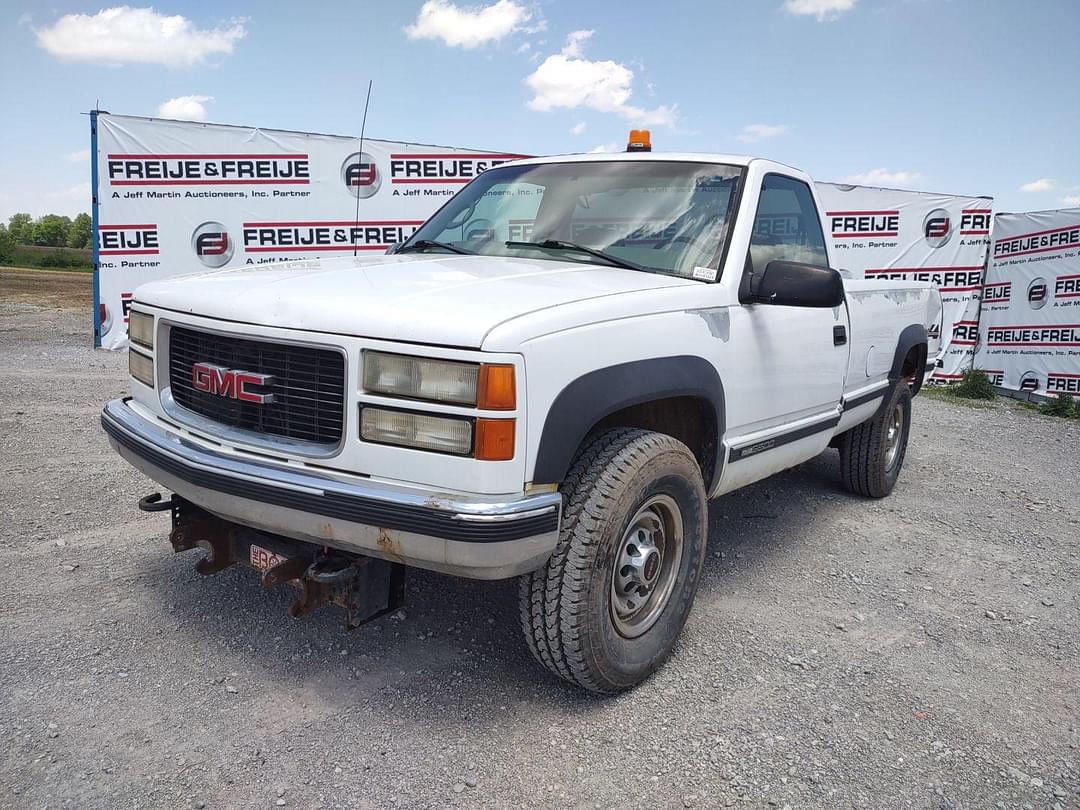 Image of GMC Sierra Primary image