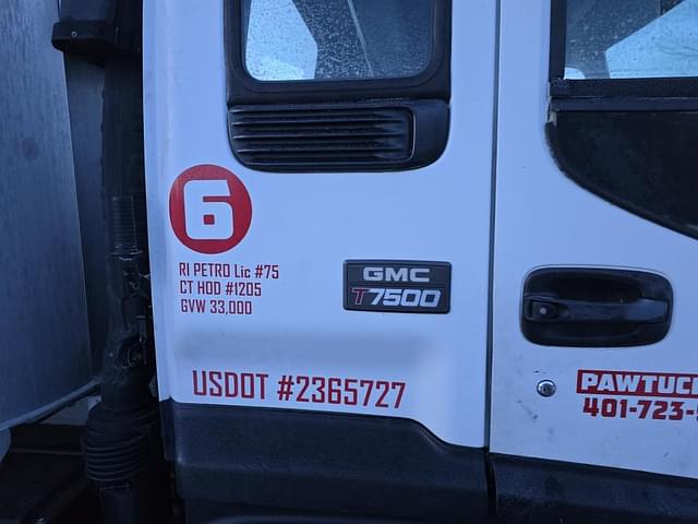 Image of GMC T7500 equipment image 3