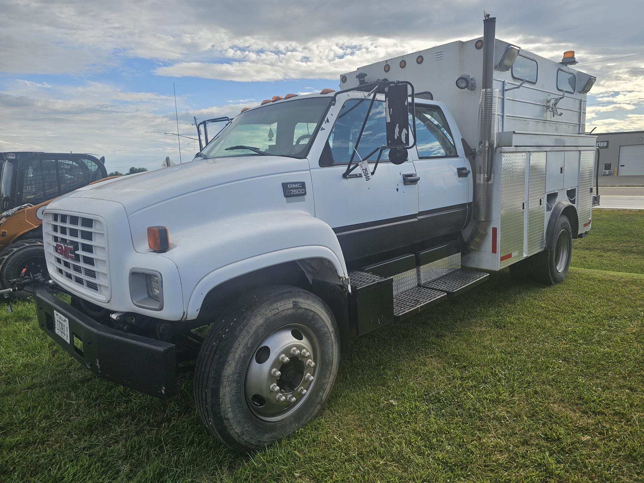 2000 GMC Topkick C7500 Equipment Image0