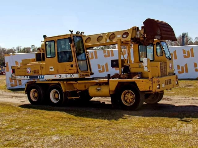 Image of Gradall XL4100 equipment image 4