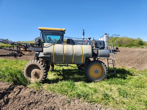 2000 Hagie 2100 Equipment Image0
