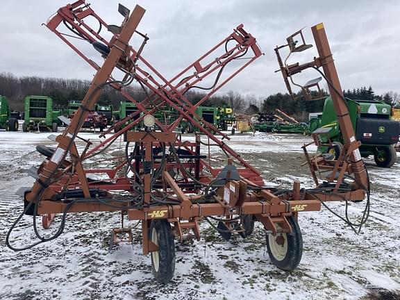 2000 H&S Band Sprayer Equipment Image0