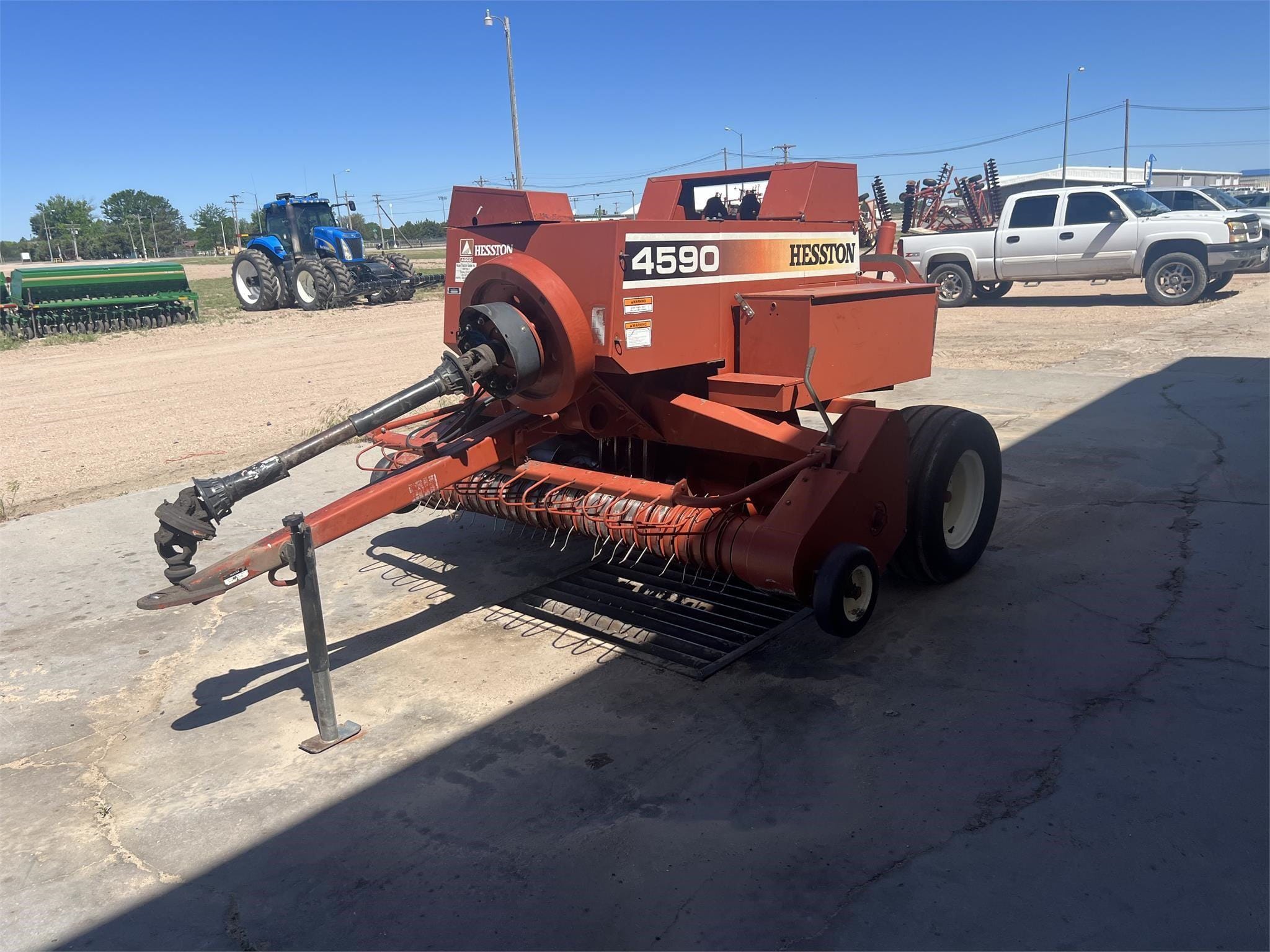 2000 Hesston 4590 Equipment Image0