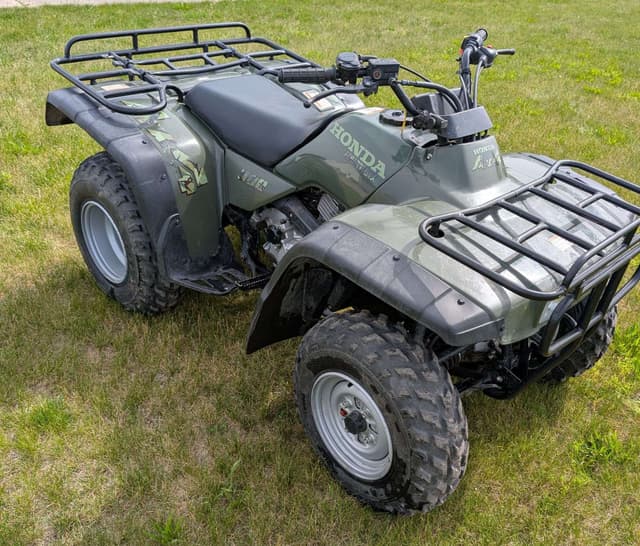 Image of Honda Fourtrax 300 equipment image 3