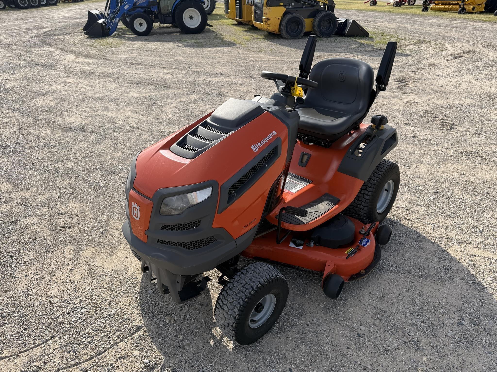 2000 Husqvarna YTA24V48 Equipment Image0