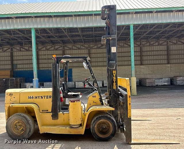 Image of Hyster H135XL  equipment image 3