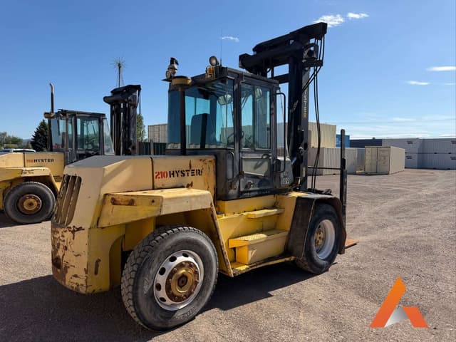 Image of Hyster H210XL equipment image 4