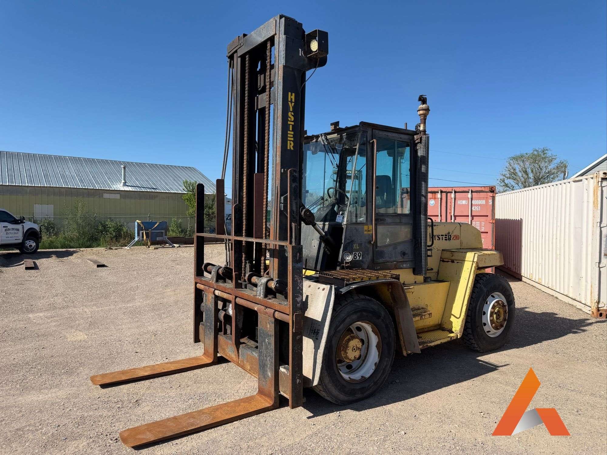 2000 Hyster H210XL Equipment Image0