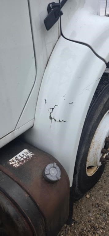 Image of International 4900 equipment image 3