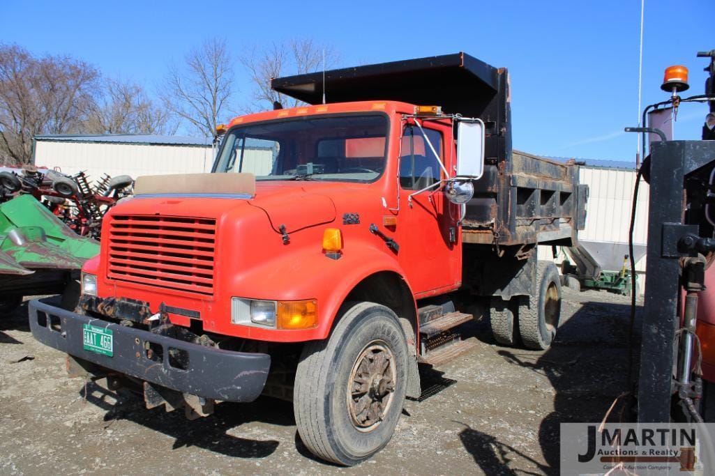 Main image International 4900