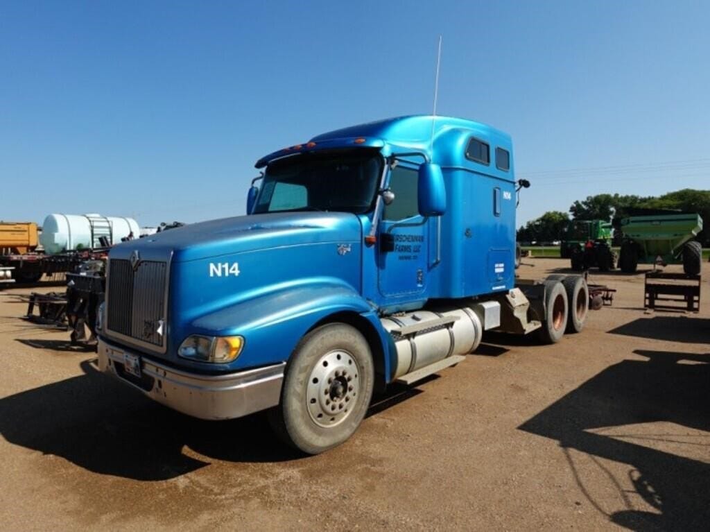 2000 International 9400i Equipment Image0