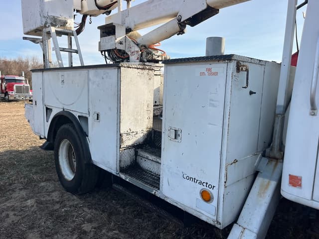 Image of International 4700 equipment image 2