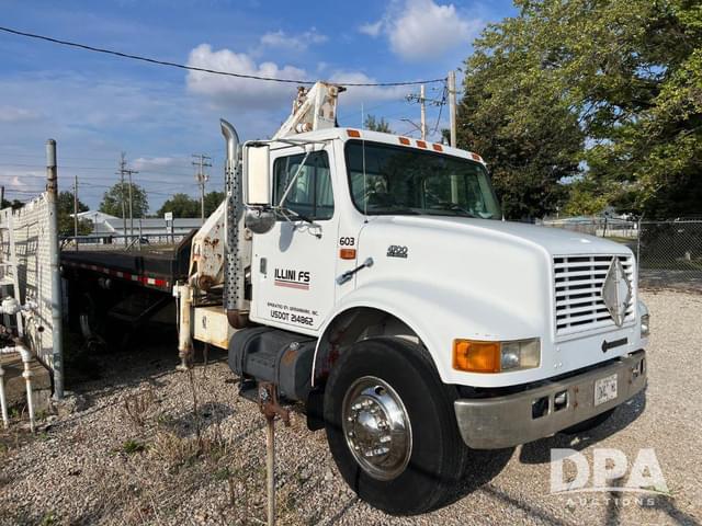 Image of International 4700 equipment image 3