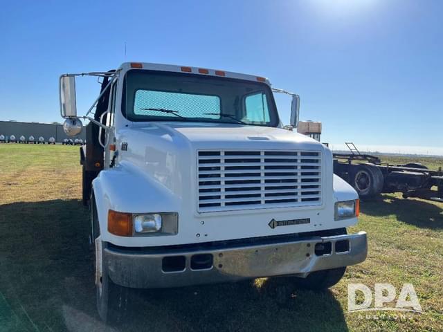 Image of International 4700 equipment image 3