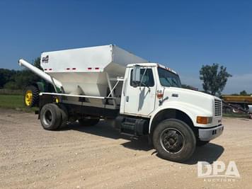 Main image International 4900