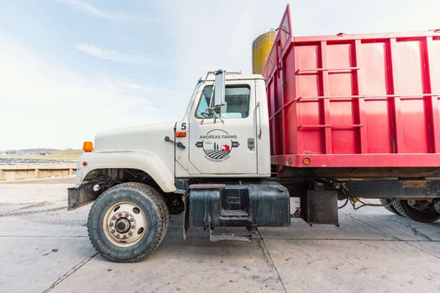 Image of International 2574 equipment image 1