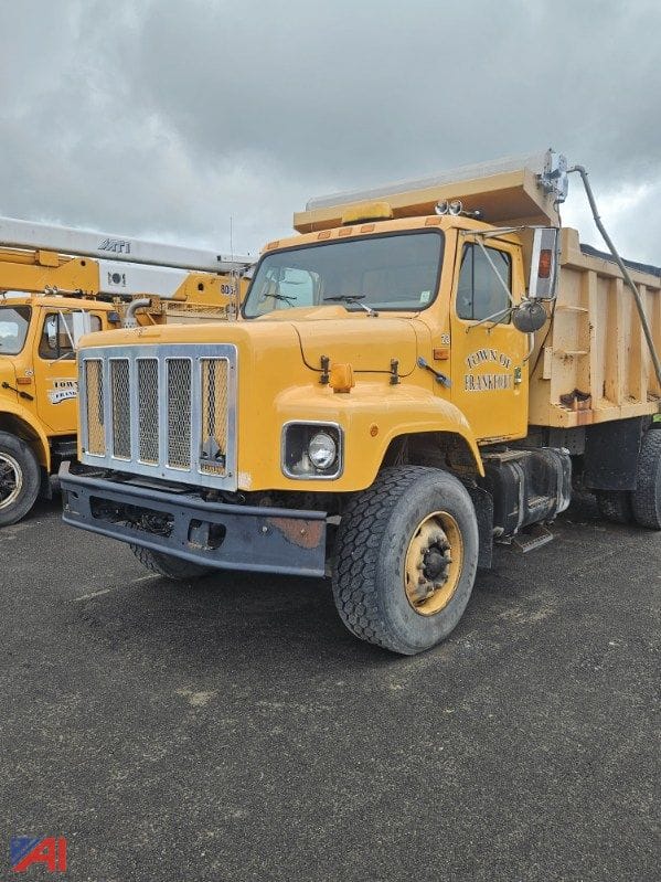 2000 International 2674 Equipment Image0