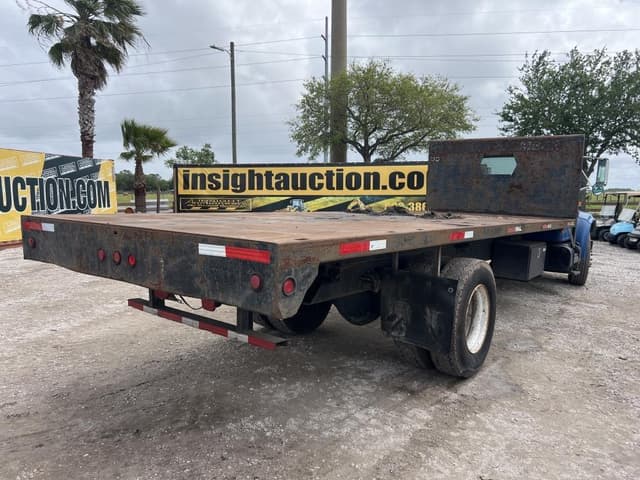 Image of International 4700 equipment image 3