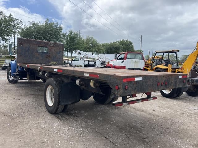 Image of International 4700 equipment image 2