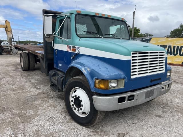 Image of International 4700 equipment image 4