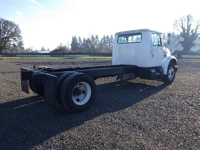 Image of International 4700 equipment image 3