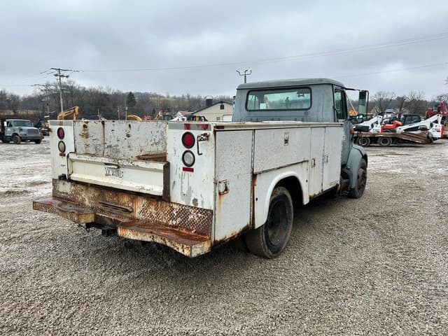 Image of International 4700 equipment image 3