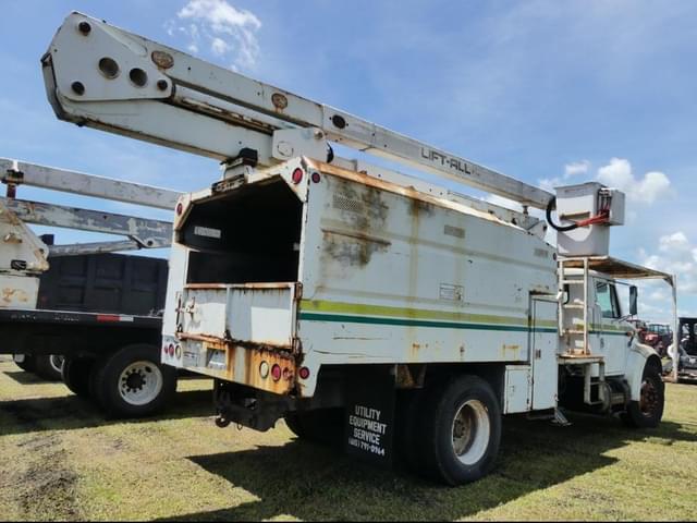 Image of International 4700 equipment image 2