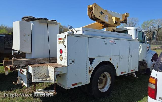 Image of International 4700 equipment image 3
