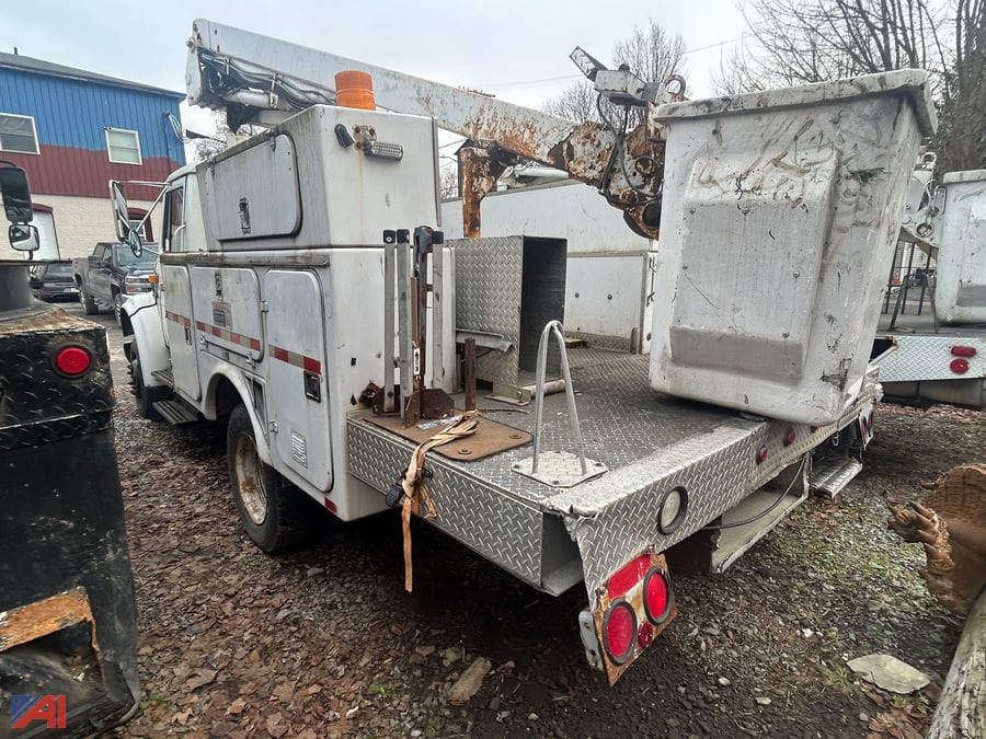 2000 International 4700 Equipment Image0