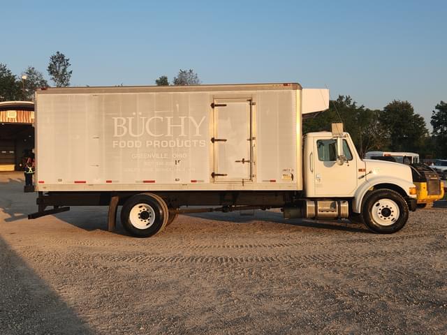 Image of International 4700 equipment image 3