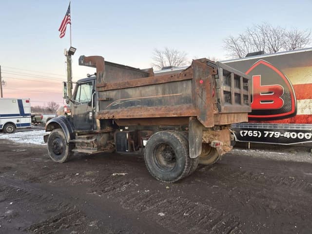 Image of International 4700 equipment image 2