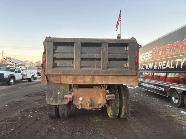 Image of International 4700 equipment image 3