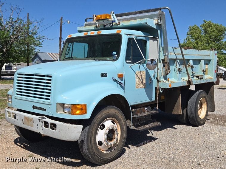 2000 International 4700 Equipment Image0