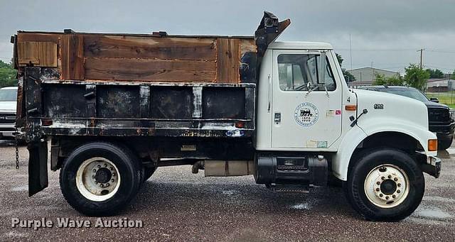 Image of International 4700 equipment image 3