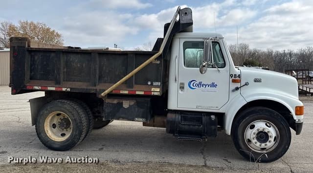 Image of International 4700 equipment image 3