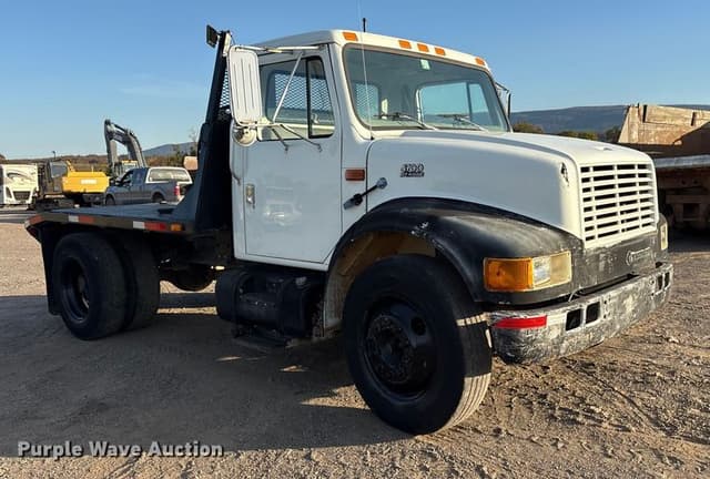 Image of International 4700 equipment image 2