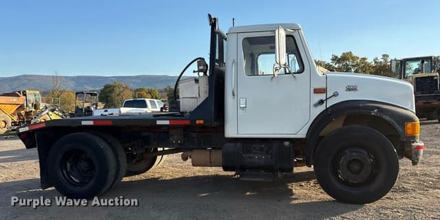 Image of International 4700 equipment image 3