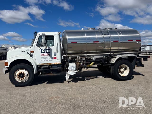 Image of International 4700 equipment image 3