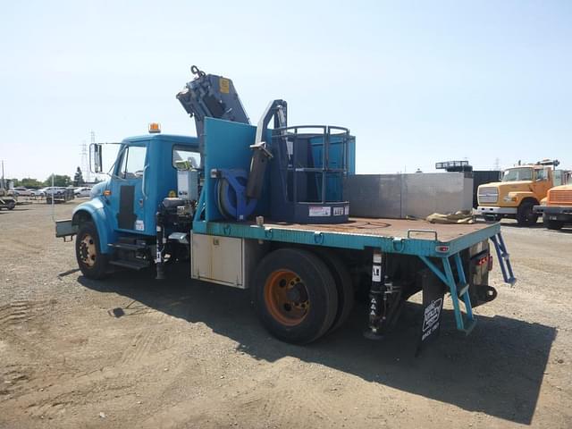 Image of International 4700 equipment image 3