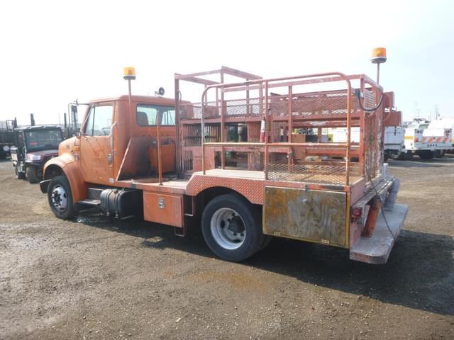 Image of International 4700 equipment image 3